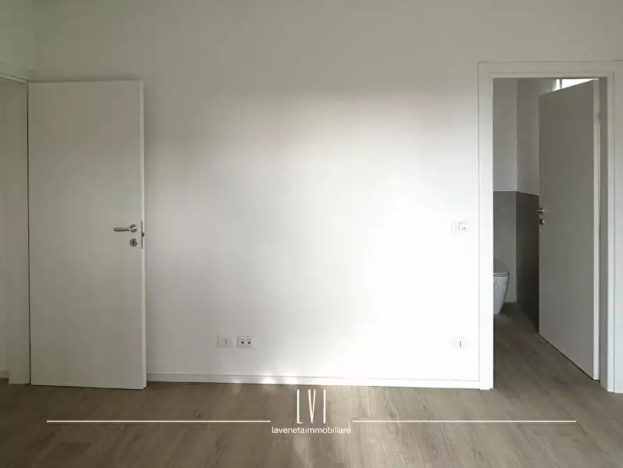 Immagine 27 di Appartamento in vendita  in Via Bassano a Jesolo