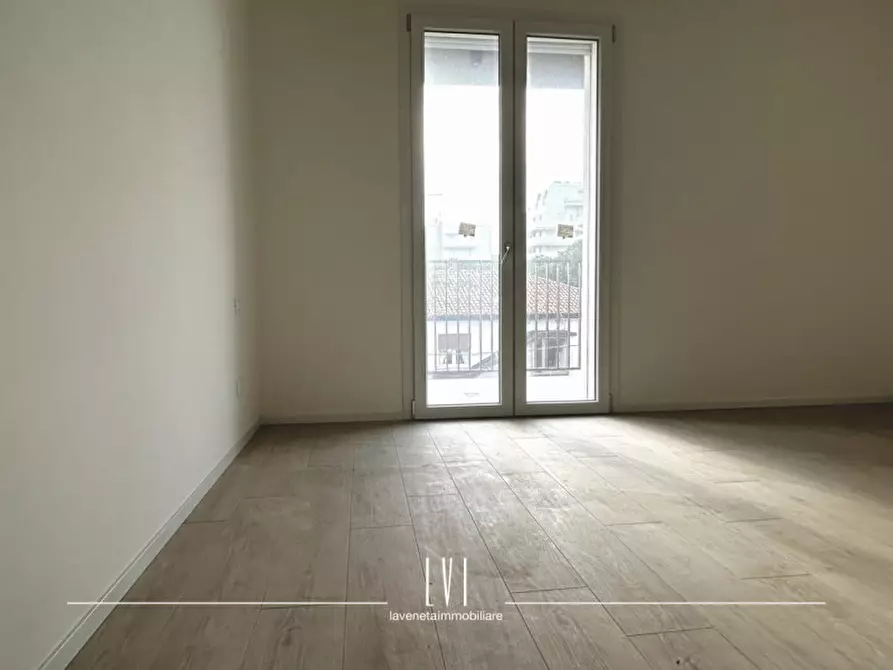 Immagine 31 di Appartamento in vendita  in Via Bassano a Jesolo