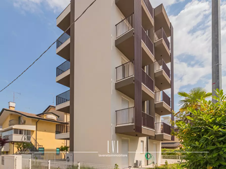 Immagine 31 di Appartamento in vendita  in Via Bassano 2 a Jesolo