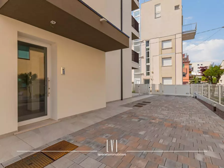 Immagine 35 di Appartamento in vendita  in Via Bassano 2 a Jesolo