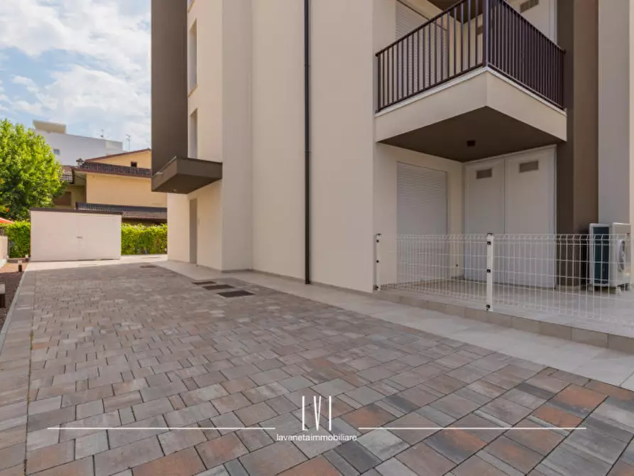 Immagine 36 di Appartamento in vendita  in Via Bassano 2 a Jesolo