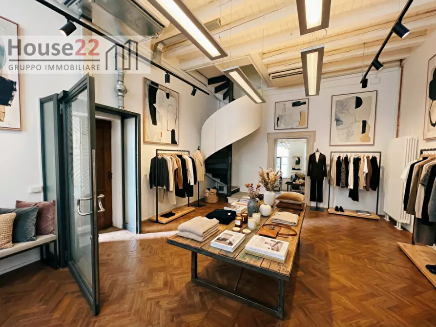 Immagine 2 di Ufficio in vendita  a Vicenza