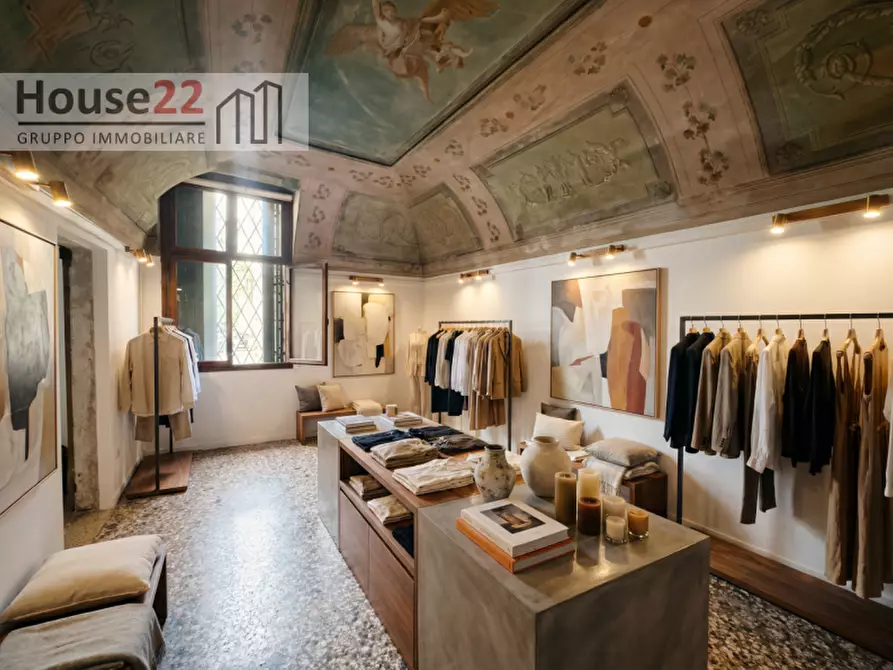 Immagine 4 di Ufficio in vendita  a Vicenza