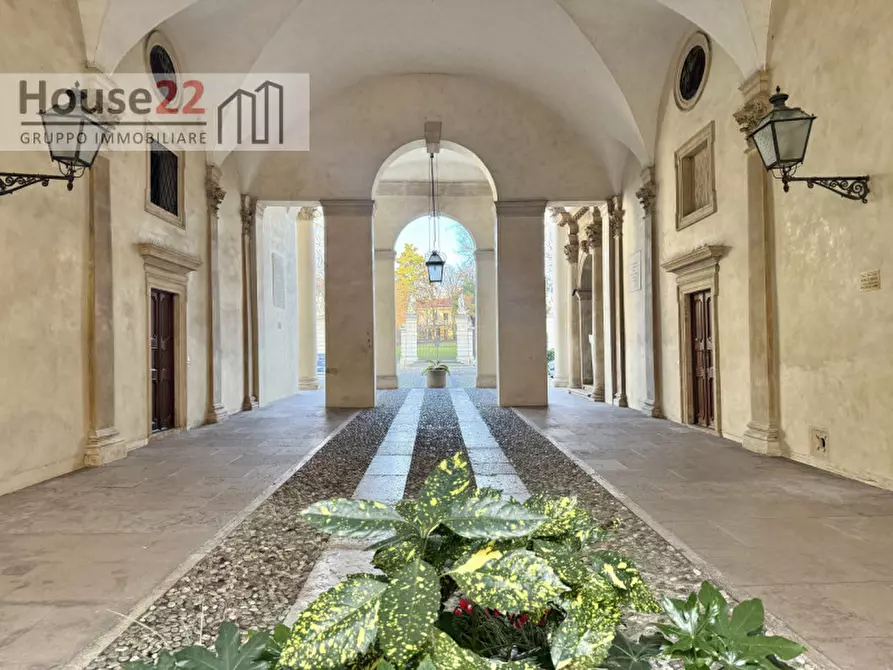 Immagine 6 di Ufficio in vendita  a Vicenza