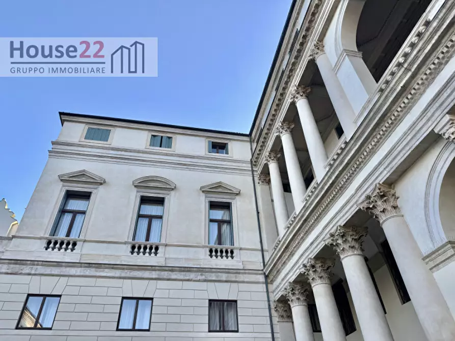 Immagine 18 di Ufficio in vendita  a Vicenza