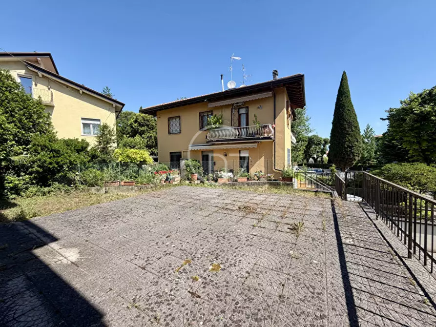 Immagine 16 di Palazzo in vendita  in Piazza Giuseppe Garibaldi a Desenzano Del Garda