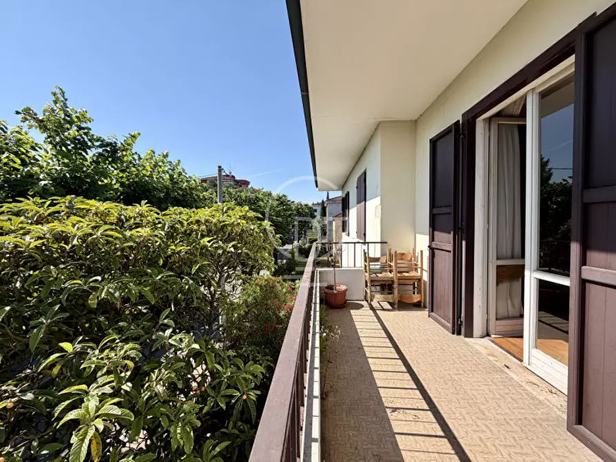 Immagine 20 di Palazzo in vendita  in Piazza Giuseppe Garibaldi a Desenzano Del Garda