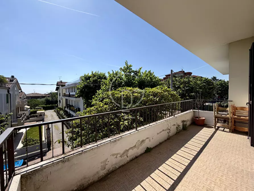 Immagine 23 di Palazzo in vendita  in Piazza Giuseppe Garibaldi a Desenzano Del Garda