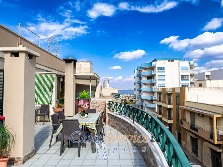 Immagine 2 di Appartamento in vendita  in via roberto d'angiò a Gallipoli