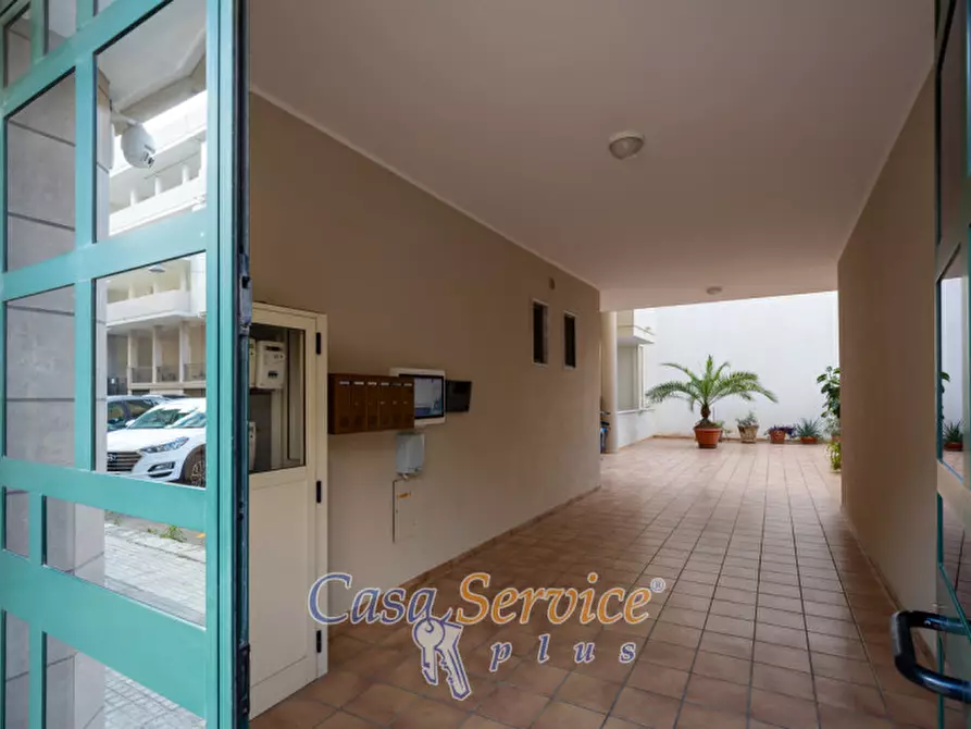 Immagine 32 di Appartamento in vendita  in via roberto d'angiò a Gallipoli