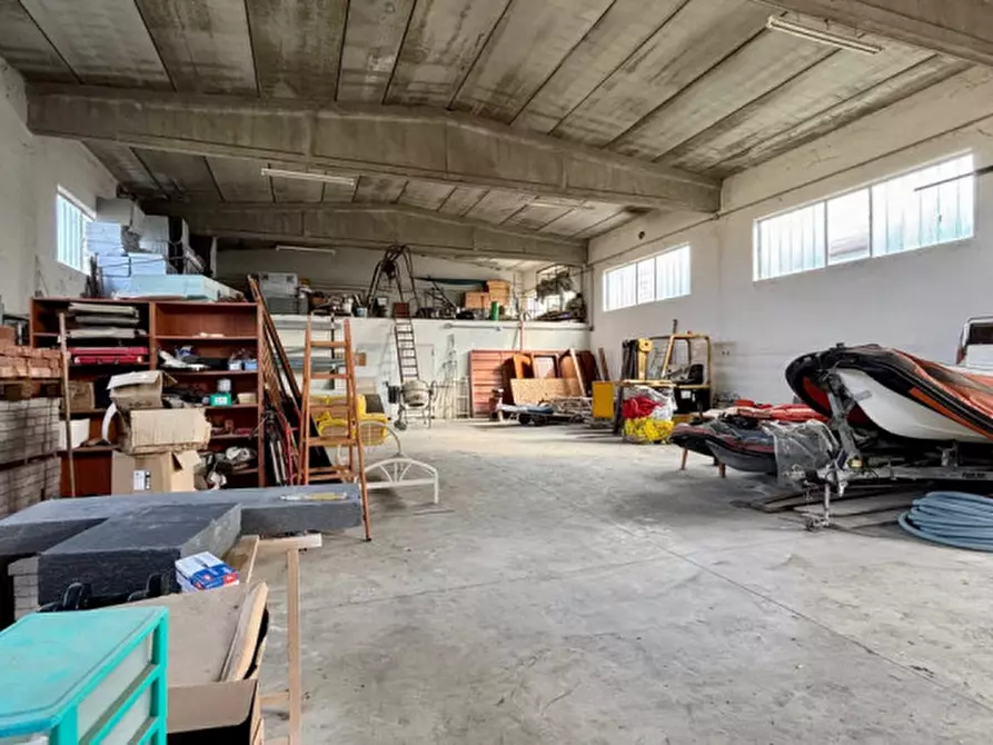 Immagine 3 di Capannone industriale in affitto  a Soliera