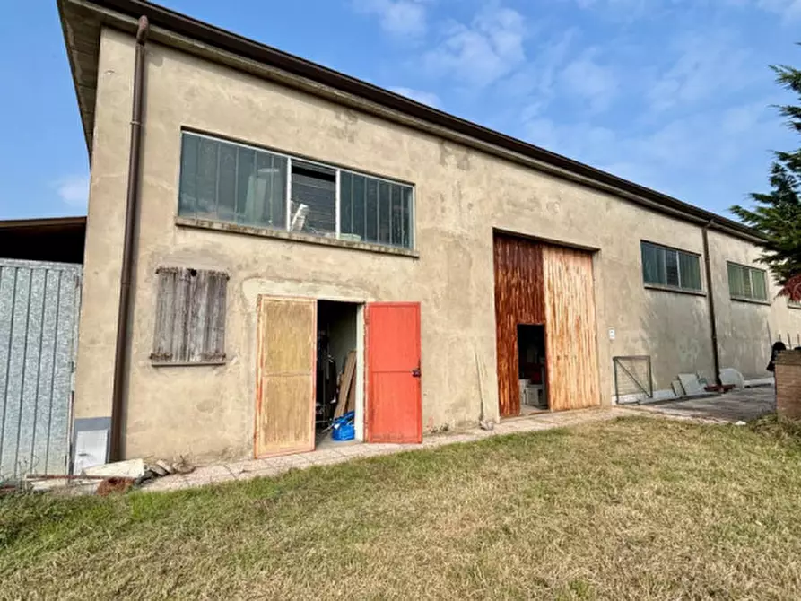 Immagine 11 di Capannone industriale in affitto  a Soliera