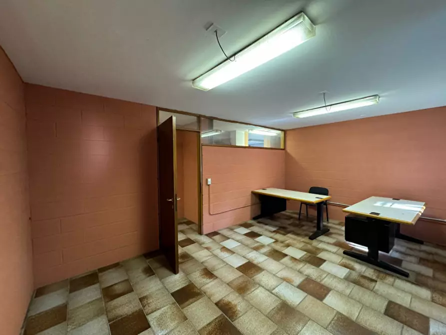 Immagine 2 di Ufficio in affitto  a Castel D'azzano