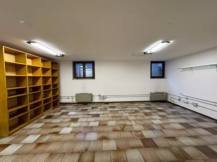 Immagine 9 di Ufficio in affitto  a Castel D'azzano