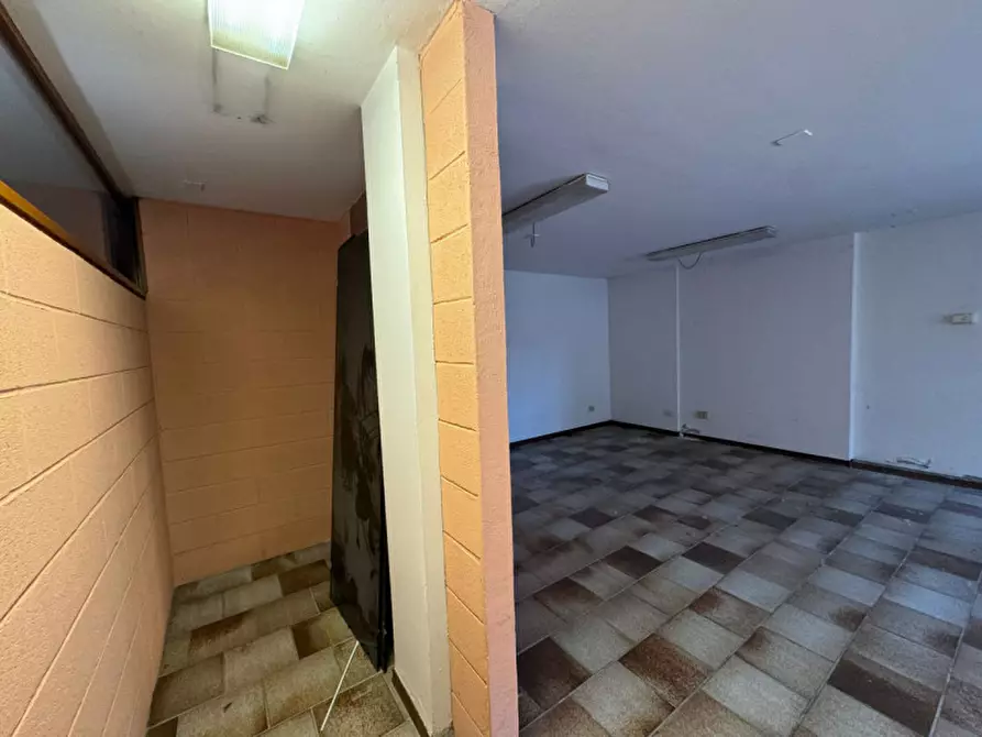 Immagine 14 di Ufficio in affitto  a Castel D'azzano