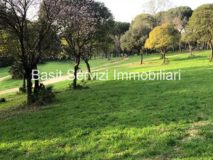 Immagine 1 di Appartamento in vendita  in Via Vincenzo Vela a Roma