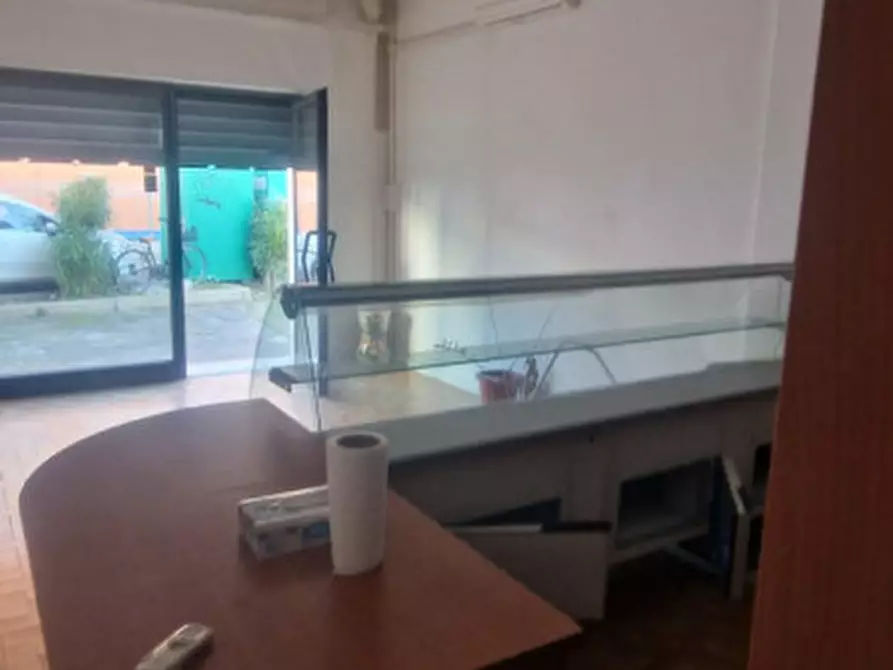 Immagine 4 di Negozio in affitto  in zona comune a Montesilvano