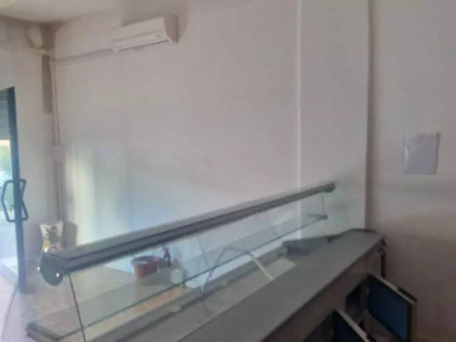 Immagine 6 di Negozio in affitto  in zona comune a Montesilvano