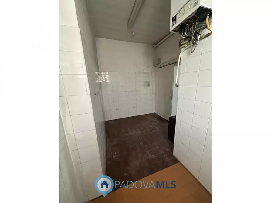 Immagine 14 di Negozio in vendita  in via fornaci, 221 a Padova