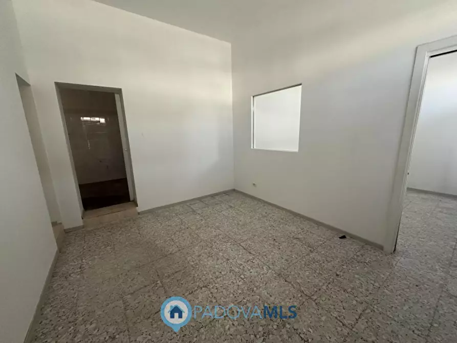 Immagine 19 di Negozio in vendita  in via fornaci, 221 a Padova