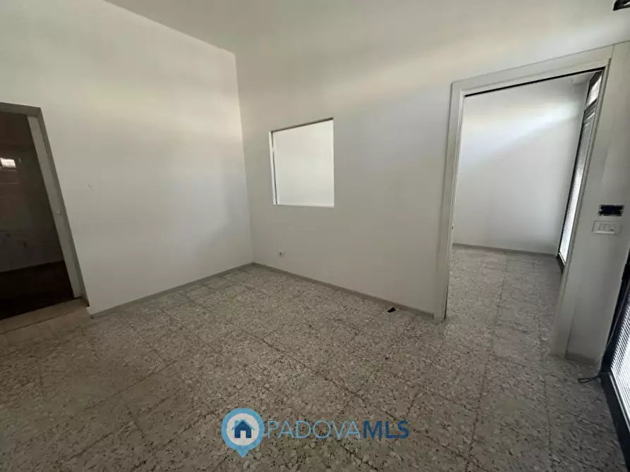 Immagine 20 di Negozio in vendita  in via fornaci, 221 a Padova