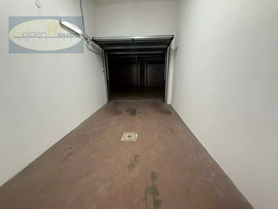 Immagine 4 di Garage in vendita  in Via Speranza 50 a Bologna