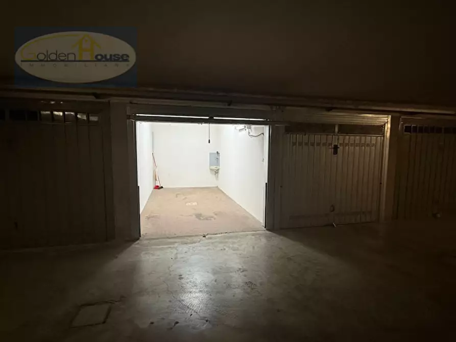 Immagine 6 di Garage in vendita  in Via Speranza 50 a Bologna