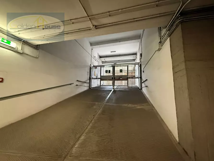 Immagine 8 di Garage in vendita  in Via Speranza 50 a Bologna