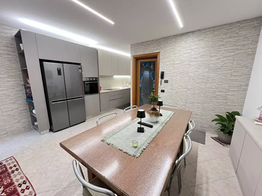 Immagine 1 di Casa indipendente in vendita  in Via Sottomarina a Chioggia