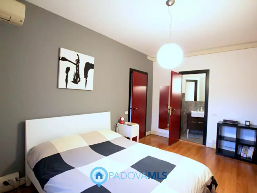 Immagine 10 di Appartamento in vendita  in Via Ognissanti a Padova