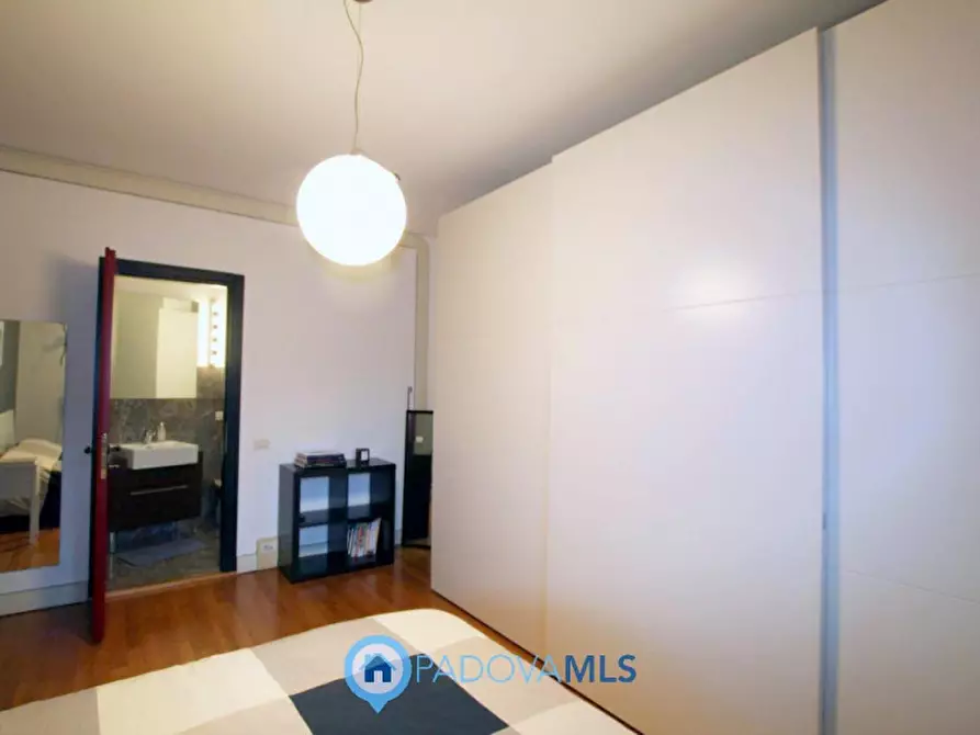 Immagine 11 di Appartamento in vendita  in Via Ognissanti a Padova