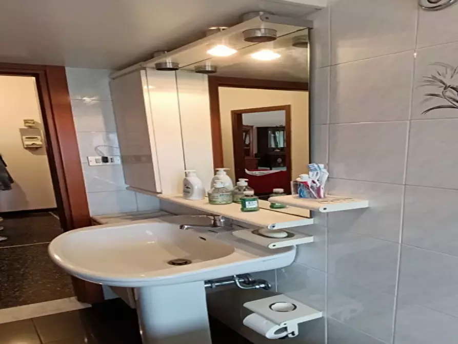 Immagine 13 di Appartamento in affitto  in Via Ernesto Stassano, 40 a Genova