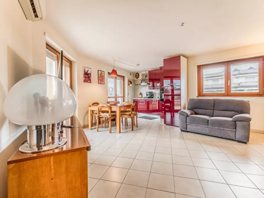 Immagine 2 di Appartamento in vendita  in VIA DI CASAL DEL MARMO 496 a Roma