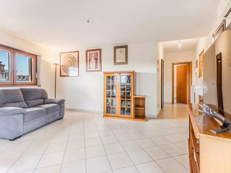 Immagine 3 di Appartamento in vendita  in VIA DI CASAL DEL MARMO 496 a Roma