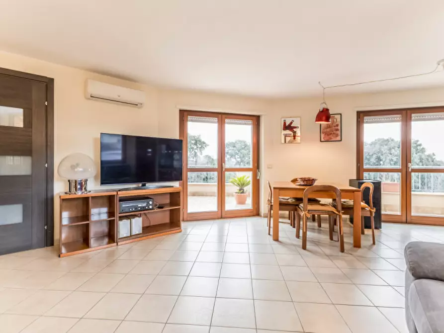 Immagine 4 di Appartamento in vendita  in VIA DI CASAL DEL MARMO 496 a Roma