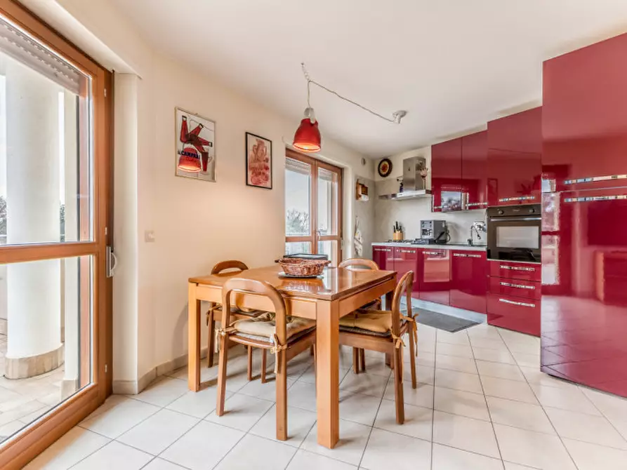 Immagine 5 di Appartamento in vendita  in VIA DI CASAL DEL MARMO 496 a Roma