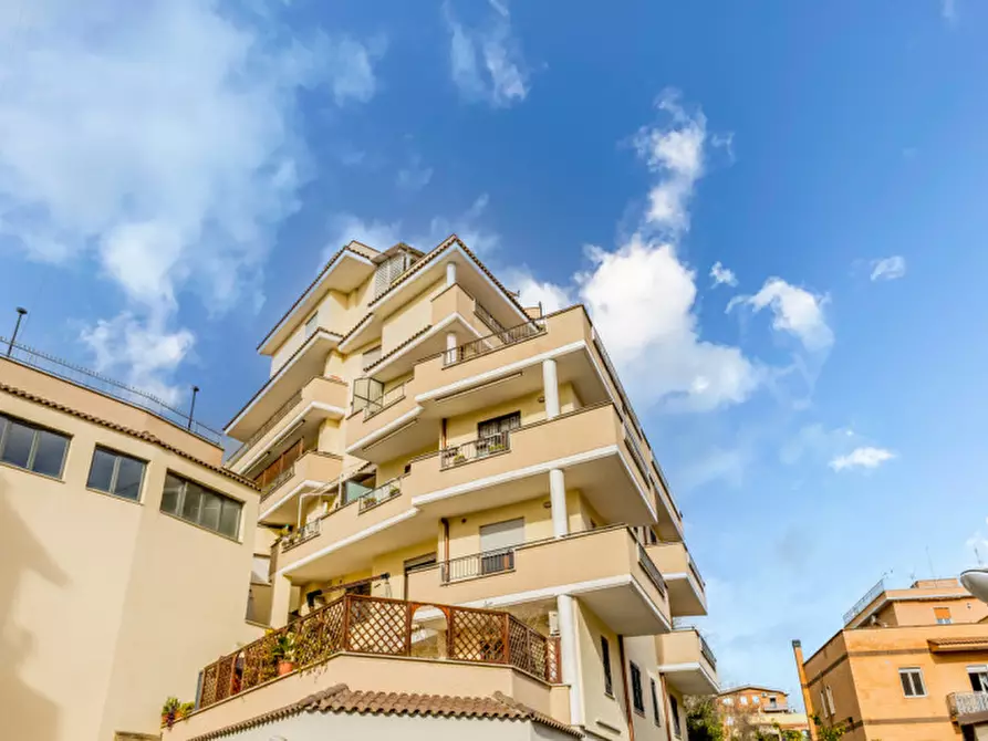 Immagine 25 di Appartamento in vendita  in VIA DI CASAL DEL MARMO 496 a Roma