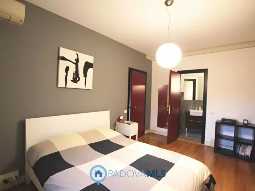 Immagine 10 di Appartamento in vendita  in Via Ognissanti a Padova