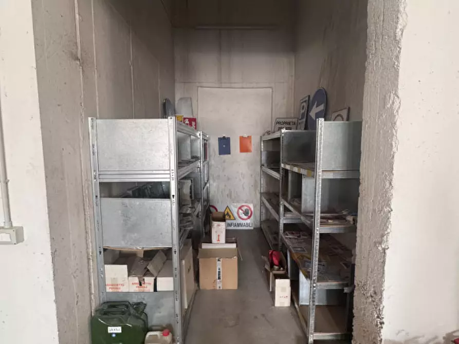 Immagine 8 di Magazzino in vendita  in Via del lavoro 40 a Malo