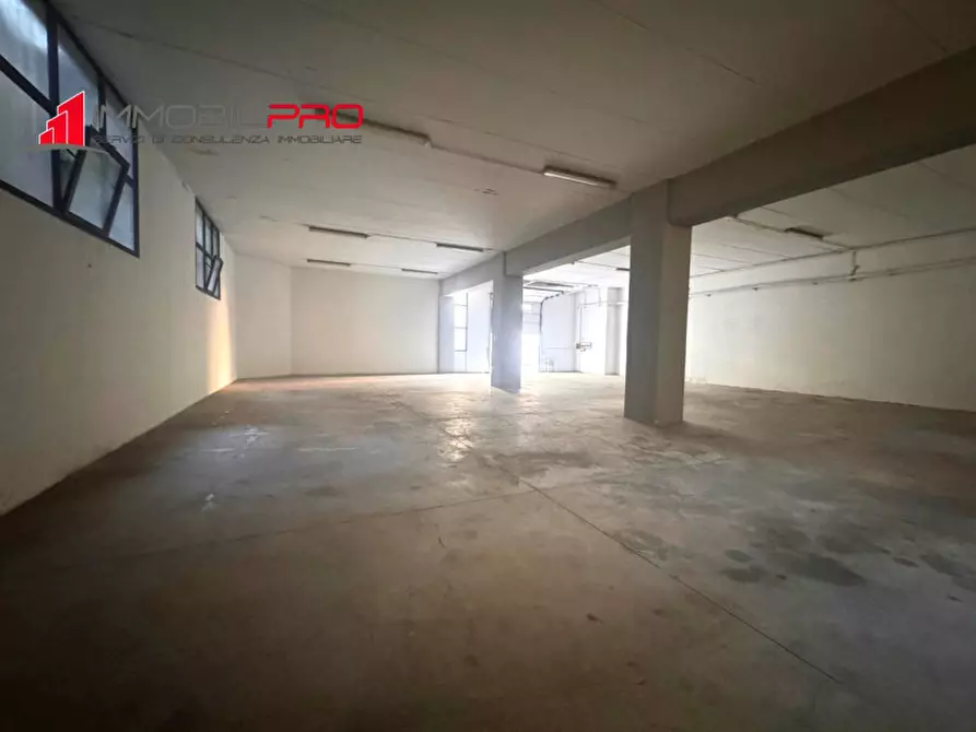 Immagine 3 di Magazzino in vendita  in Via del lavoro 42 a Malo