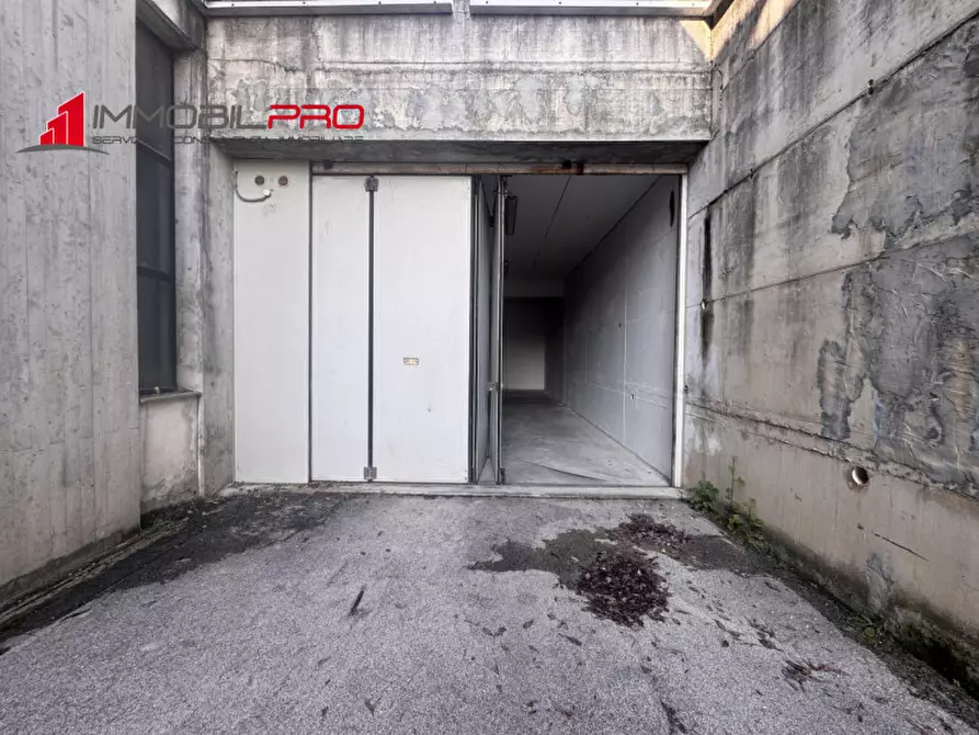 Immagine 6 di Magazzino in vendita  in Via del lavoro 42 a Malo