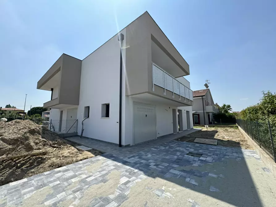 Immagine 2 di Casa trifamiliare in vendita  in VIA GUARESCHI a Monselice