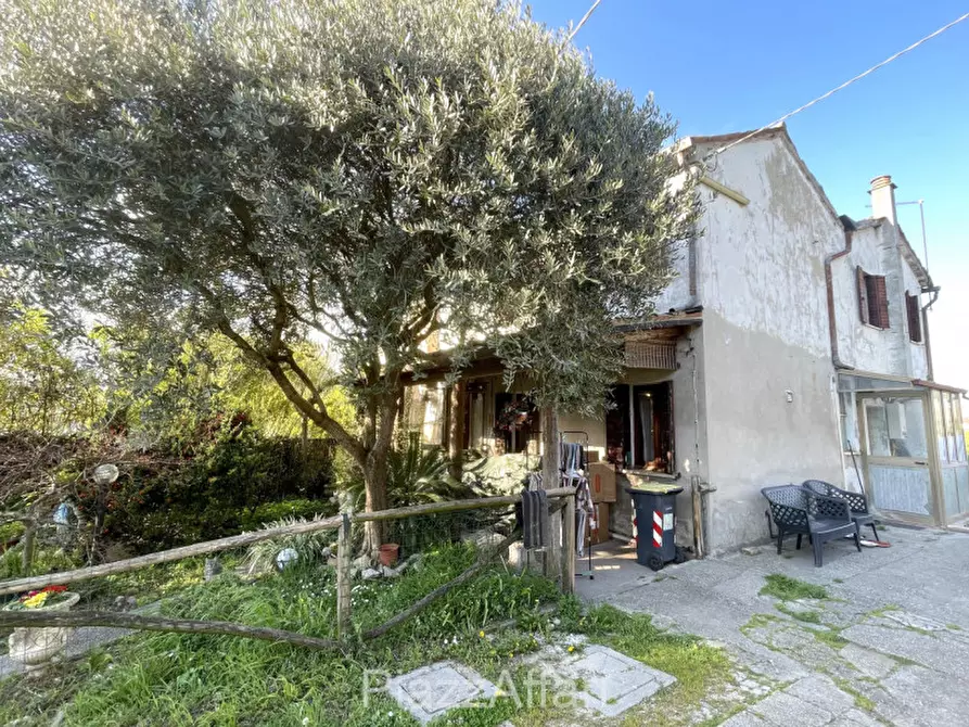 Immagine 5 di Casa bifamiliare in vendita  in Via Guglielmo Marconi a Campolongo Maggiore