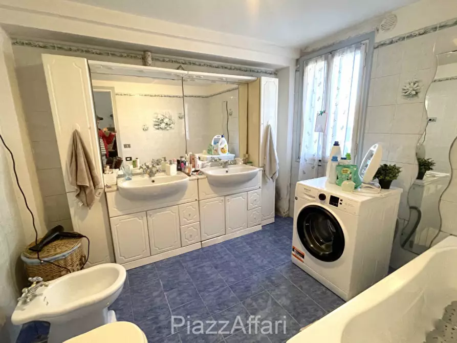 Immagine 10 di Casa bifamiliare in vendita  in Via Guglielmo Marconi a Campolongo Maggiore