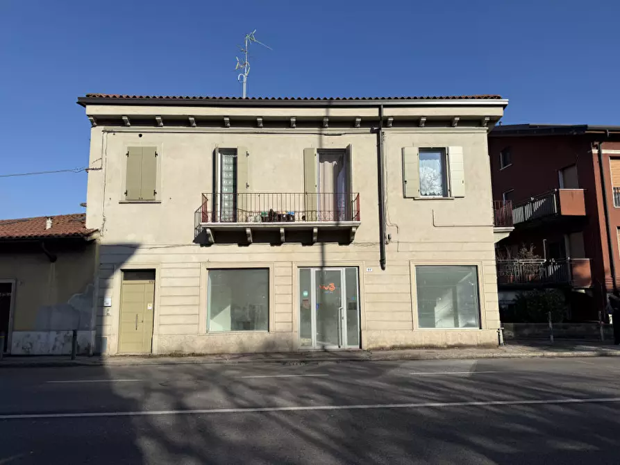 Immagine 2 di Appartamento in vendita  in Via Tombetta 91 a Verona