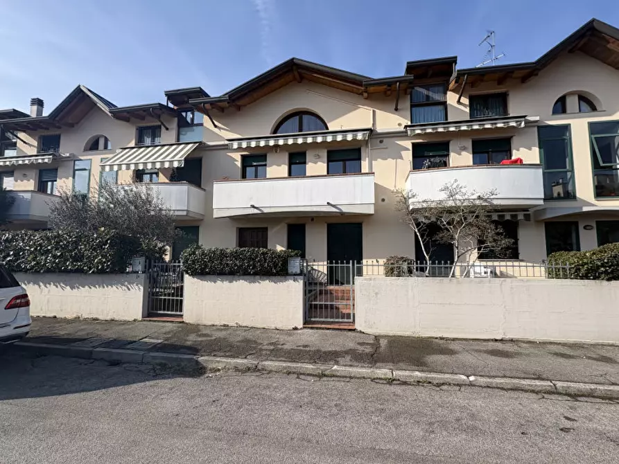 Immagine 3 di Appartamento in vendita  in Via Raffaele Lambruschini a Abano Terme