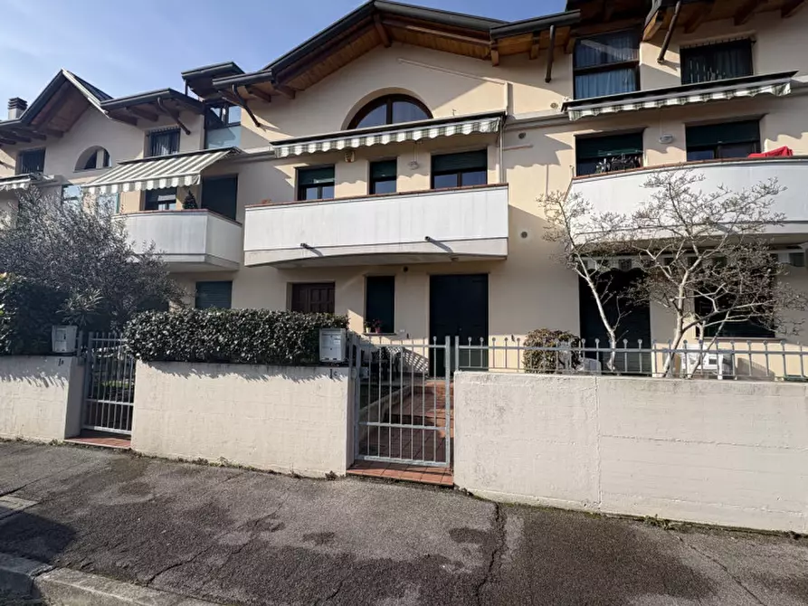 Immagine 4 di Appartamento in vendita  in Via Raffaele Lambruschini a Abano Terme