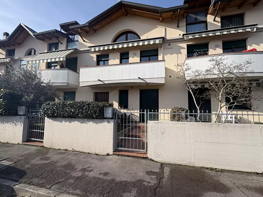 Immagine 5 di Appartamento in vendita  in Via Raffaele Lambruschini a Abano Terme