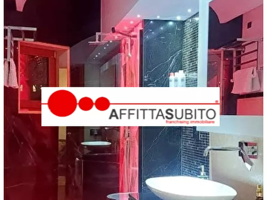 Immagine 15 di Appartamento in affitto  in Via posillipo, 13 a Napoli