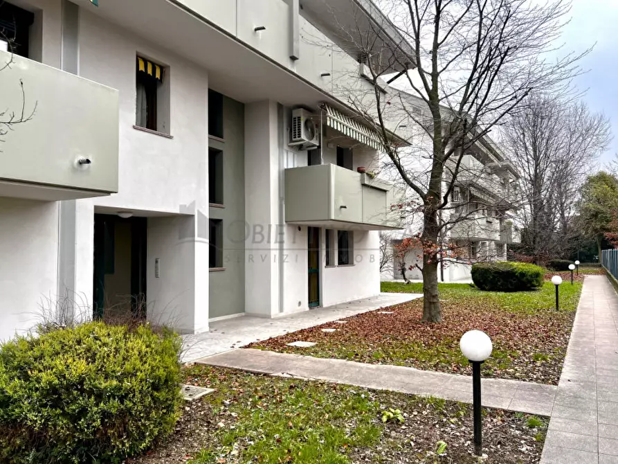 Immagine 1 di Appartamento in vendita  in via roma 260 a Albignasego